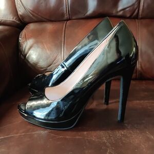 NEW Chinese Laundry Hyt Black Patent Peep-Toe High Heels Size 8.5